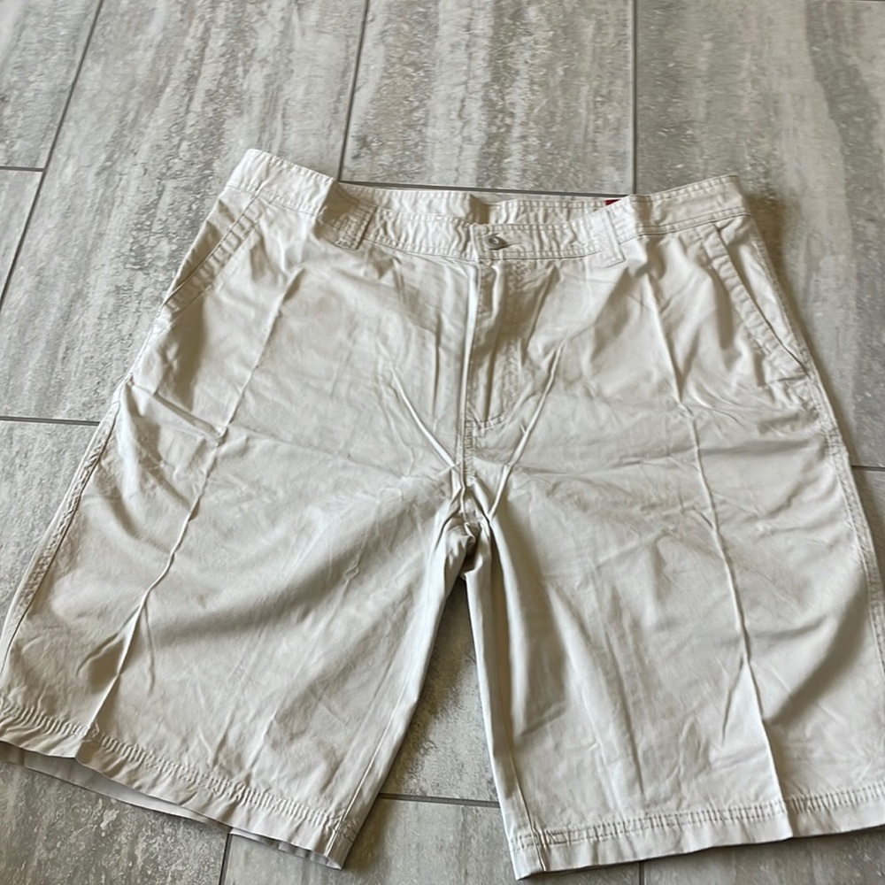 Junction West,size 40,'4 pockets,cream ,shorts for men
